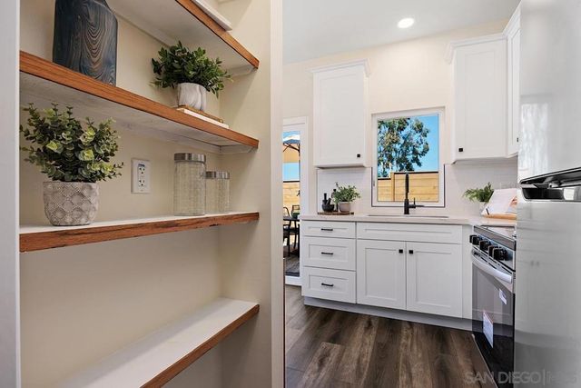 948 Emma, Cardiff By The Sea, CA 92007