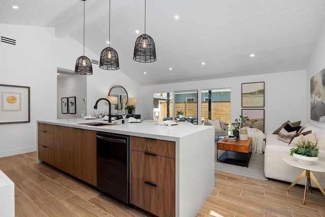 948 Emma, Cardiff By The Sea, CA 92007