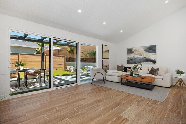 948 Emma, Cardiff By The Sea, CA 92007