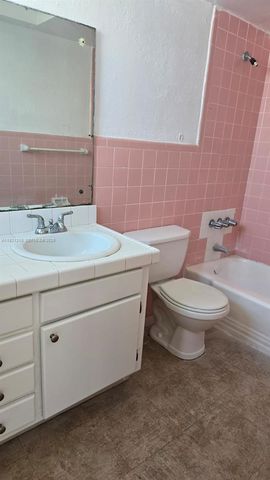 1885 NE 121st Street 17, North Miami, FL 33181