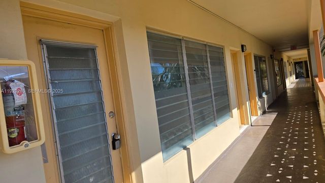 1885 NE 121st Street 17, North Miami, FL 33181