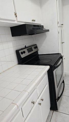 1885 NE 121st Street 17, North Miami, FL 33181