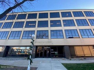 830 Pleasant Street 5, St. Joseph, MI 49085