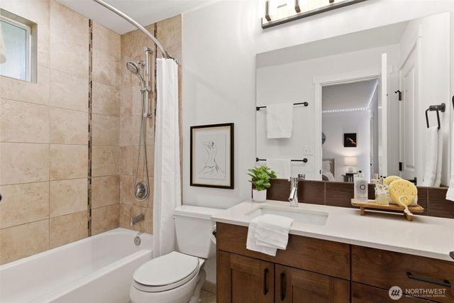 10404 Jovita Blvd E, Edgewood, WA 98372