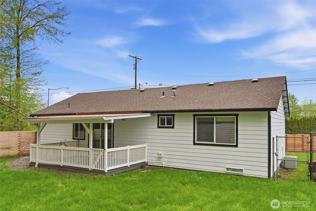 10404 Jovita Blvd E, Edgewood, WA 98372