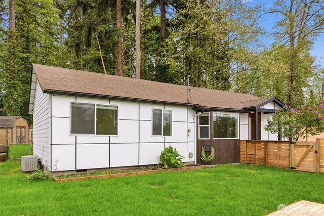 10404 Jovita Blvd E, Edgewood, WA 98372