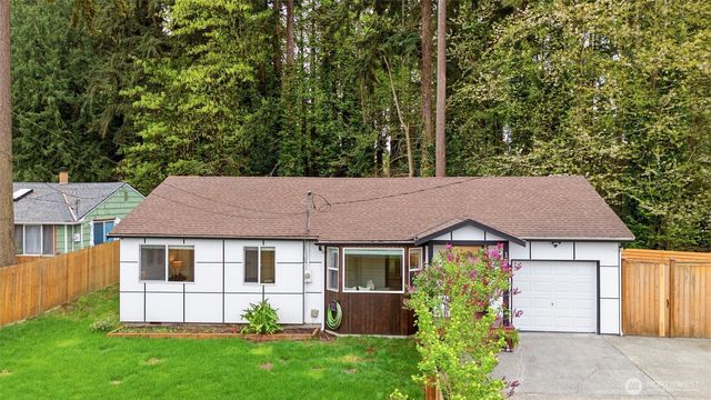 10404 Jovita Blvd E, Edgewood, WA 98372