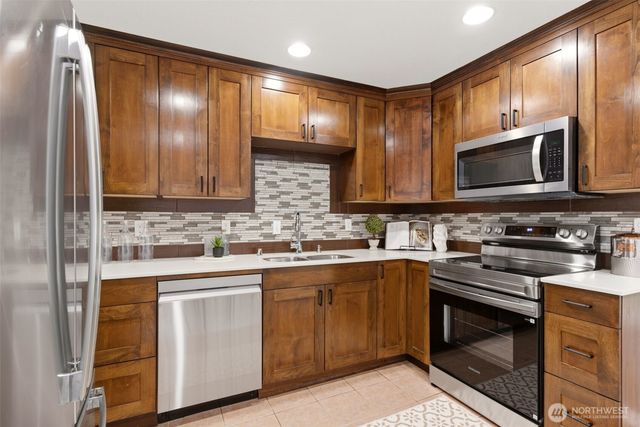 10404 Jovita Blvd E, Edgewood, WA 98372