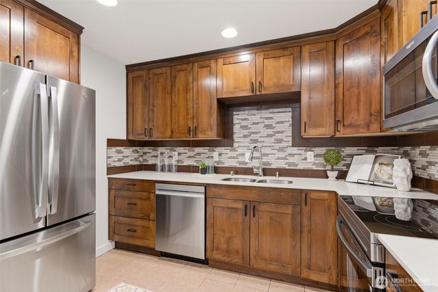 10404 Jovita Blvd E, Edgewood, WA 98372