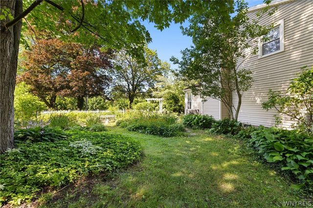 864 Ridge Road, Lewiston, NY 14092