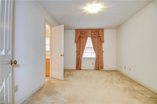 1924 Grayfalcon DR, Norfolk, VA 23518