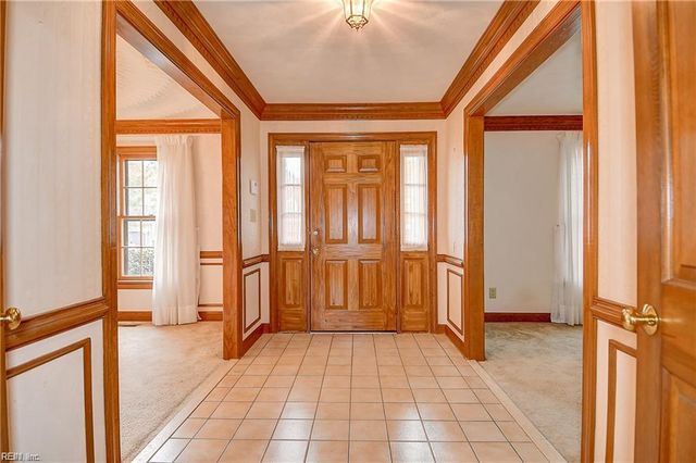 1924 Grayfalcon DR, Norfolk, VA 23518