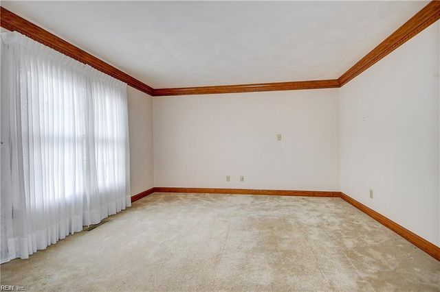 1924 Grayfalcon DR, Norfolk, VA 23518