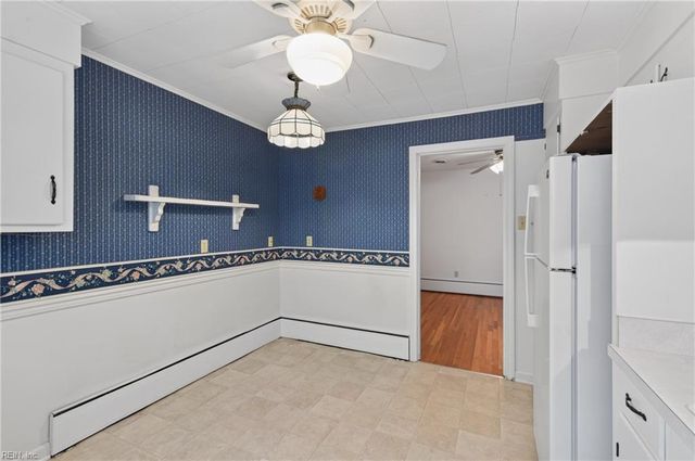 14 Charlton DR, Hampton, VA 23666