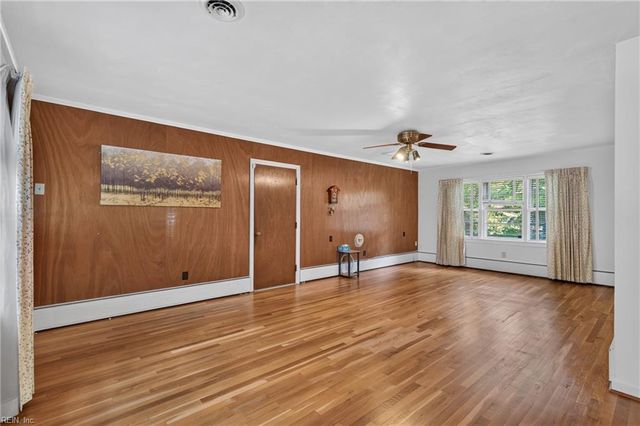 14 Charlton DR, Hampton, VA 23666