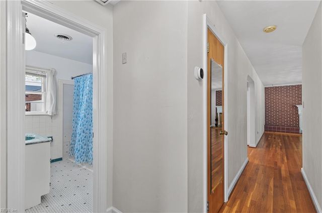 14 Charlton DR, Hampton, VA 23666