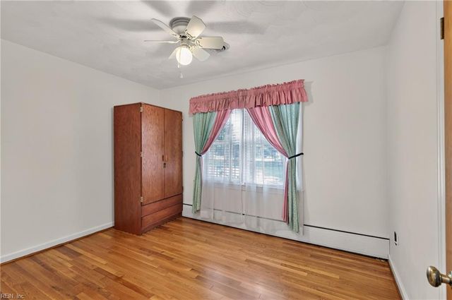 14 Charlton DR, Hampton, VA 23666
