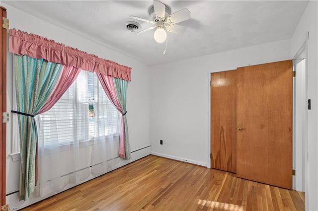 14 Charlton DR, Hampton, VA 23666