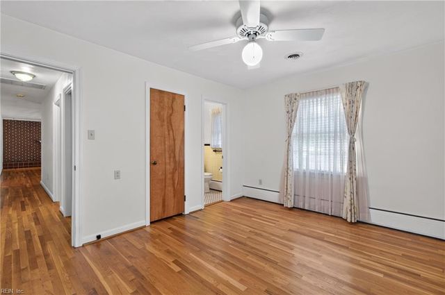 14 Charlton DR, Hampton, VA 23666