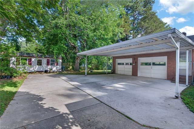 14 Charlton DR, Hampton, VA 23666