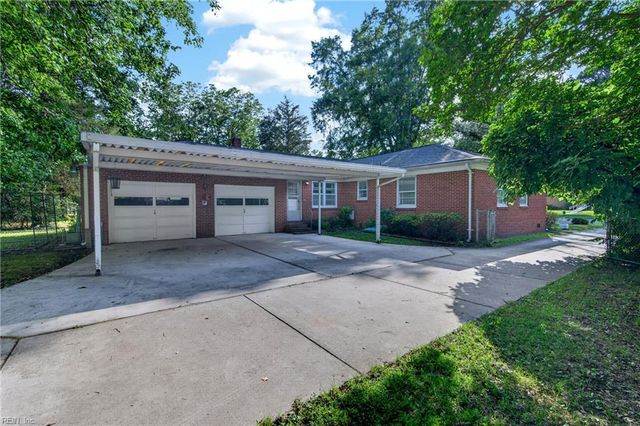 14 Charlton DR, Hampton, VA 23666