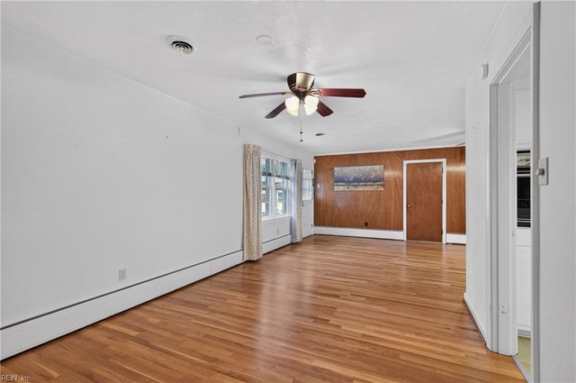 14 Charlton DR, Hampton, VA 23666
