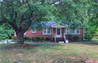 14 Charlton DR, Hampton, VA 23666