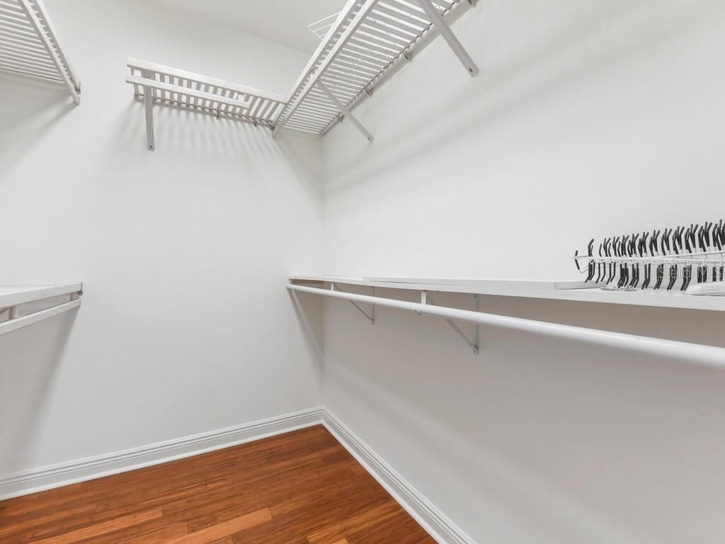 Image 19 of property listing at 2104 W 1ST STREET 2304, Fort Myers, FL 33901