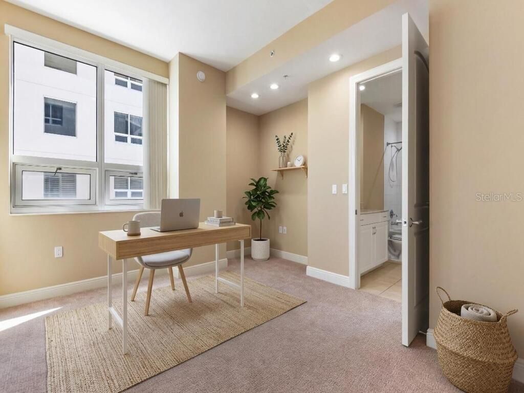 Image 25 of property listing at 2104 W 1ST STREET 2304, Fort Myers, FL 33901