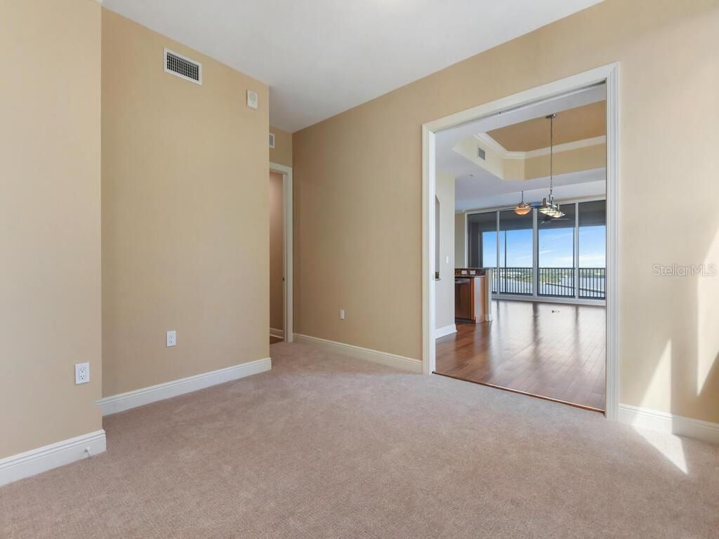 Image 26 of property listing at 2104 W 1ST STREET 2304, Fort Myers, FL 33901