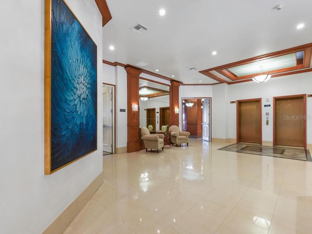 Image 34 of property listing at 2104 W 1ST STREET 2304, Fort Myers, FL 33901