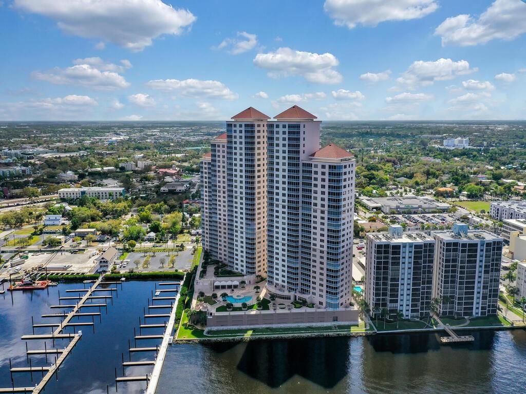 Image 41 of property listing at 2104 W 1ST STREET 2304, Fort Myers, FL 33901