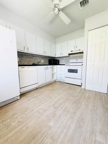 21411 Juego Circle 32b, Boca Raton, FL 33433