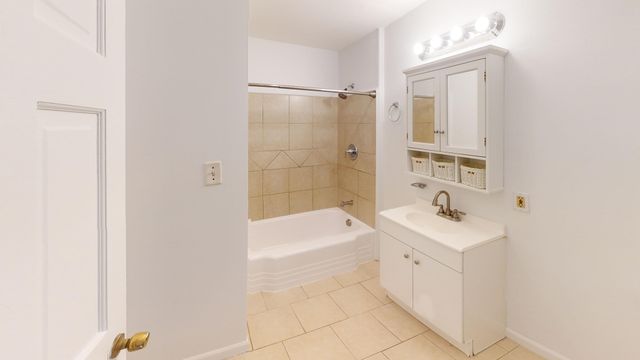 26 A St 2, Lowell, MA 01851