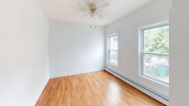 26 A St 2, Lowell, MA 01851