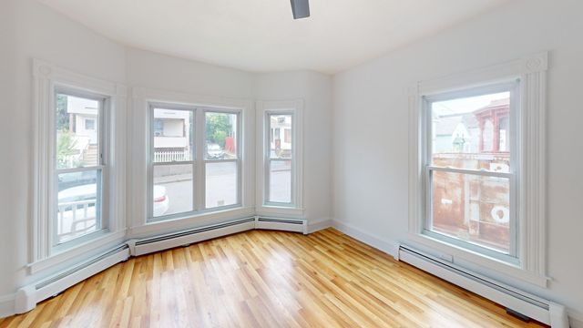 26 A St 2, Lowell, MA 01851