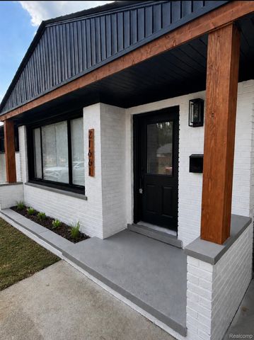 21661 Whitmore Street, Oak Park, MI 48237