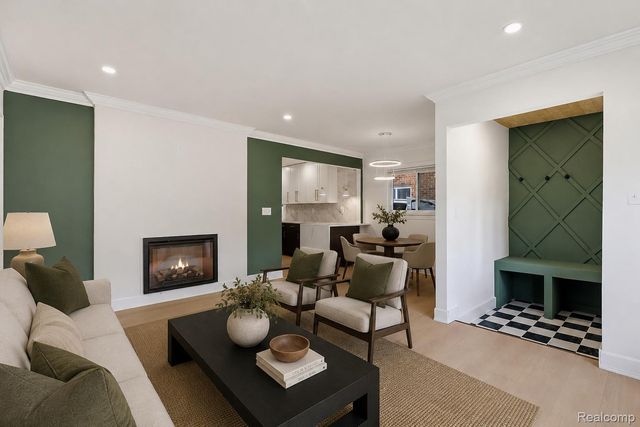 21661 Whitmore Street, Oak Park, MI 48237