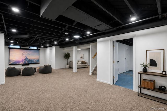 21661 Whitmore Street, Oak Park, MI 48237