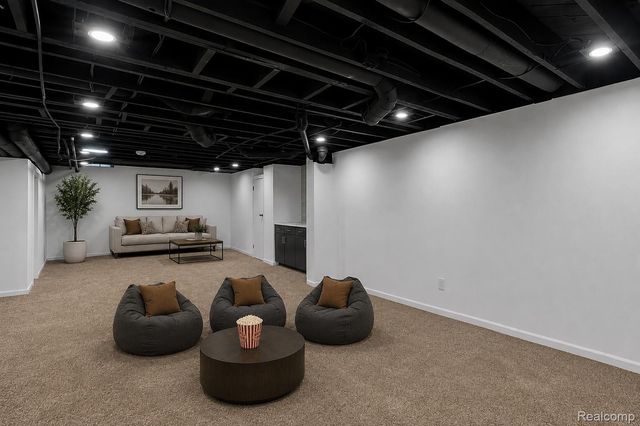 21661 Whitmore Street, Oak Park, MI 48237