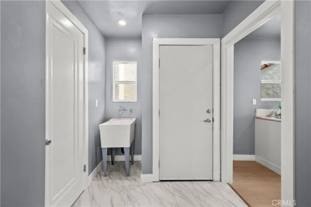 2049 W 71St Street, Los Angeles, CA 90047