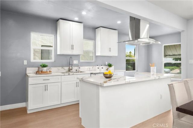 2049 W 71St Street, Los Angeles, CA 90047