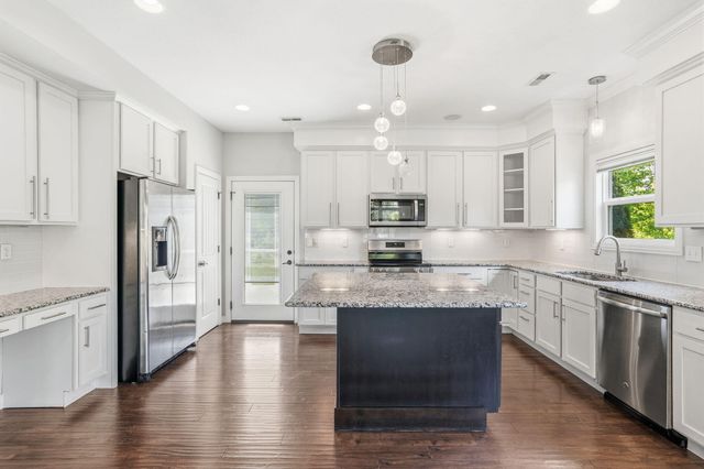 2414 NOTTOWAY DR, Columbia, MO 65203