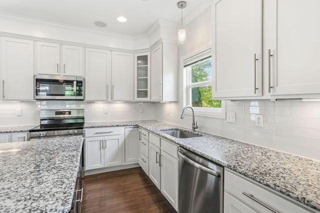 2414 NOTTOWAY DR, Columbia, MO 65203