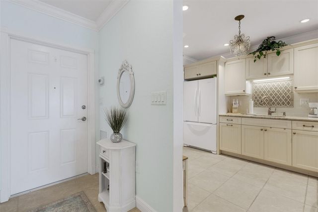 109 THE ESPLANADE S 202, Venice, FL 34285