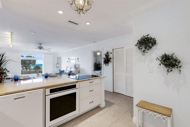 109 THE ESPLANADE S 202, Venice, FL 34285