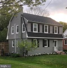 206 S ROLLING RD, Catonsville, MD 21228