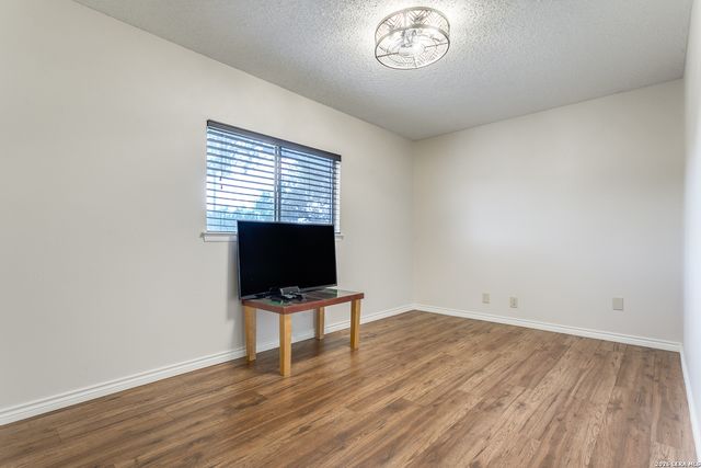 7632 Flower Bluff, San Antonio, TX 78240