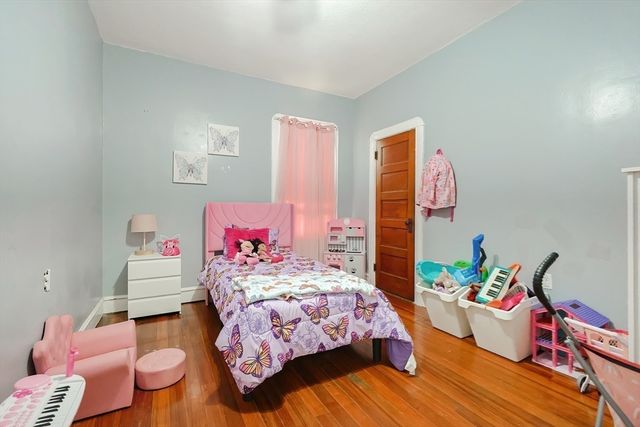 105 16th St, Fall River, MA 02723