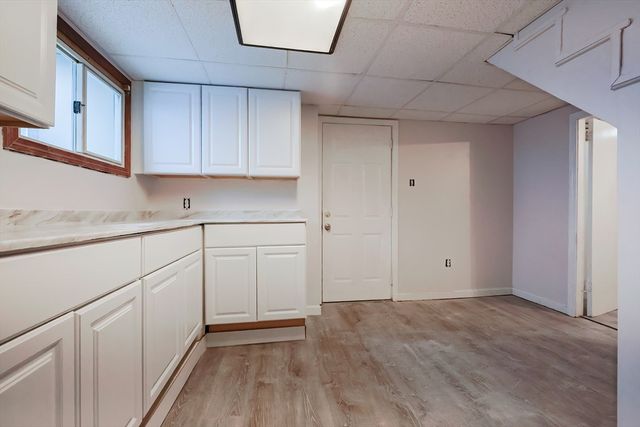 105 16th St, Fall River, MA 02723